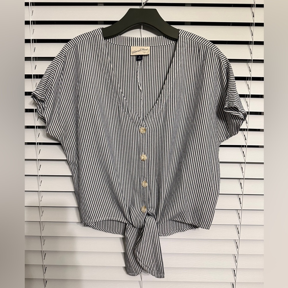 #9) Universal Thread Stripped Top Size M